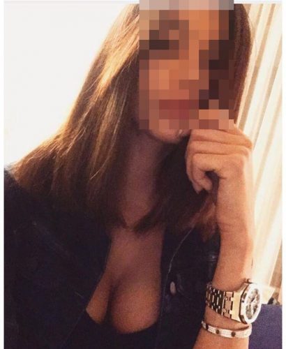 Alev-alev öpüşmeyi seven kadın Nuran