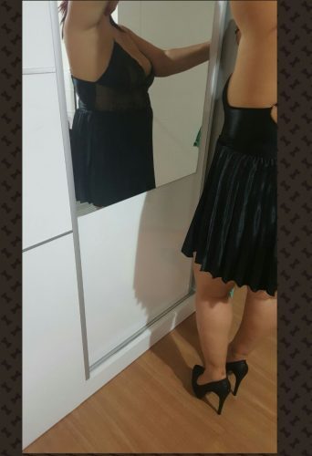 Arsız fetişe açık Müjgan