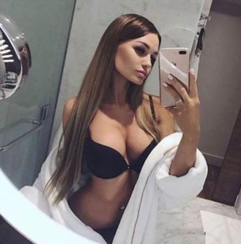 Cazibeli fetişe açık hanım Lütfiye