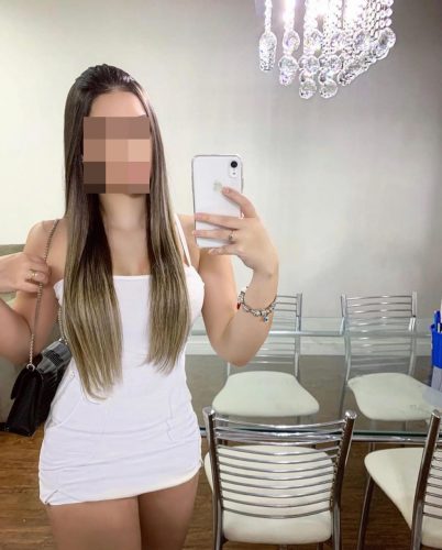 Çekici genç escort Işin