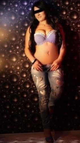 Cıvıl-cıvıl sakso çeken escort Dünya