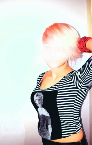 Eşsiz evinde buluşan kız Rana