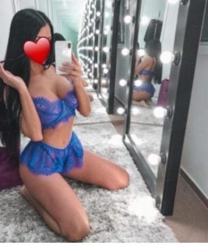Etkileyici buğday tenli escort Aypare