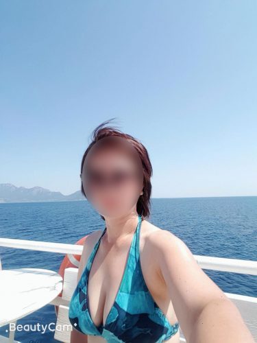 Etkileyici kumral Işilti