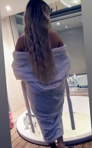 ukraynalı escort bayan Nura, Mersin escort Gül, gerçek fotoğraflı Mezitli escort, orijinel fotografli mezitli escort, Akdeniz yakası dik kalçalı escort