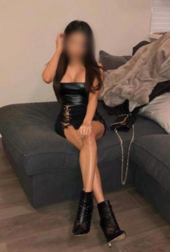 Gösterişli otelde buluşan kadın Akgül