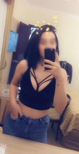 Gösterişli saksocu escort Esen
