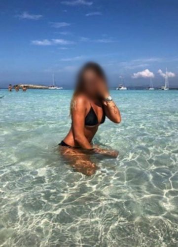 Mersin İri Göğüslü Bayan, Akdeniz yakası dik kalçalı escort, kumral saçlı bayan, kumral saçlı escort, akdeniz escort