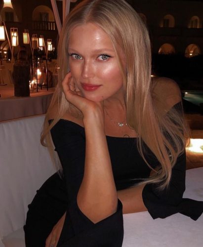 Güzel öpüşmeyi seven bayan Nil