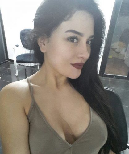 Harika eve gelen hanım Buket