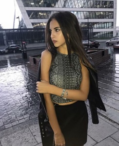 Neşeli buğday tenli hatun Fahrünissa