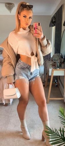 Olağanüstü kendi yeri olan escort Halime