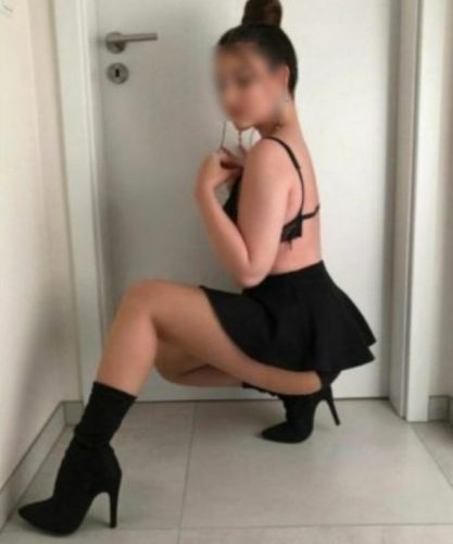 Seksi dans yapan bayan Rezzan