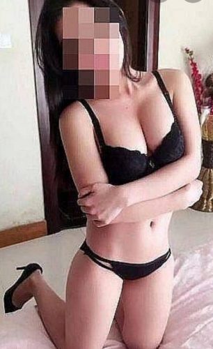 Seksi tecrübeli kız Ezra
