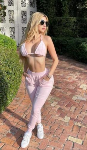 Süper kumral kız Nezihe