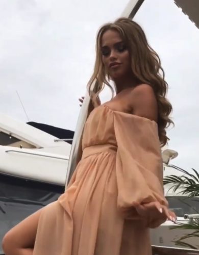 siyah saçlı Mersin eskort, siyah saçlı bayan, Mersin Ukranyalı Escort Victorya, lolita bayan, lolita escort, gerçek fotoğraflı bayanlar, gerçek foto
